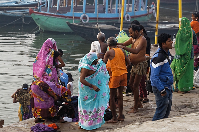 Varasani-Promenade sur le Gange-090